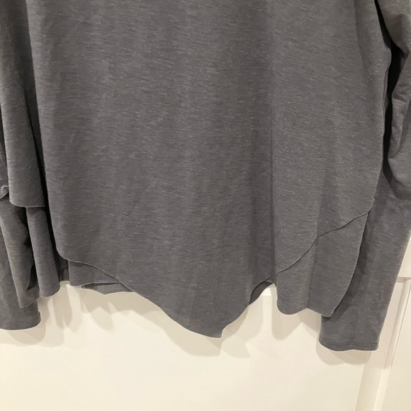 LULULEMON LONG SLEEVE TEE SIZE SMALL - Picture 4 of 5